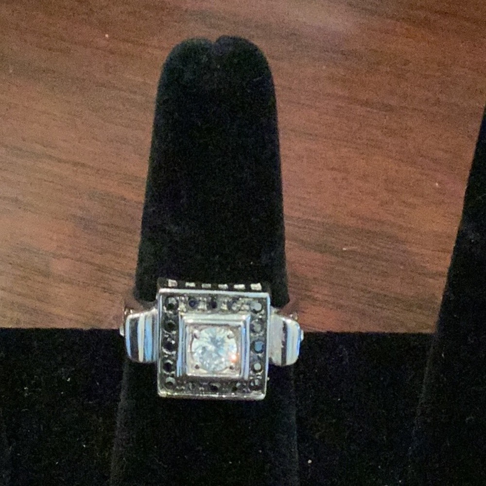 Beautiful Designer Ring - image 1